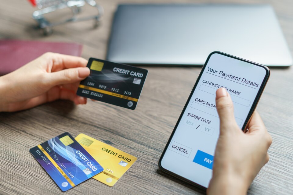 Cách tính toán thanh toán tối thiểu thẻ tín dụng