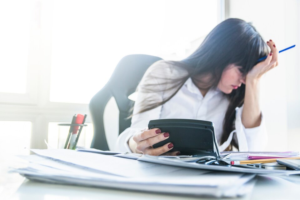 Trả Chậm Thẻ Tín Dụng 1 Ngày Có Sao Không?